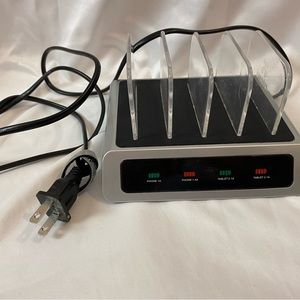 Atomi 4 port USB charging station